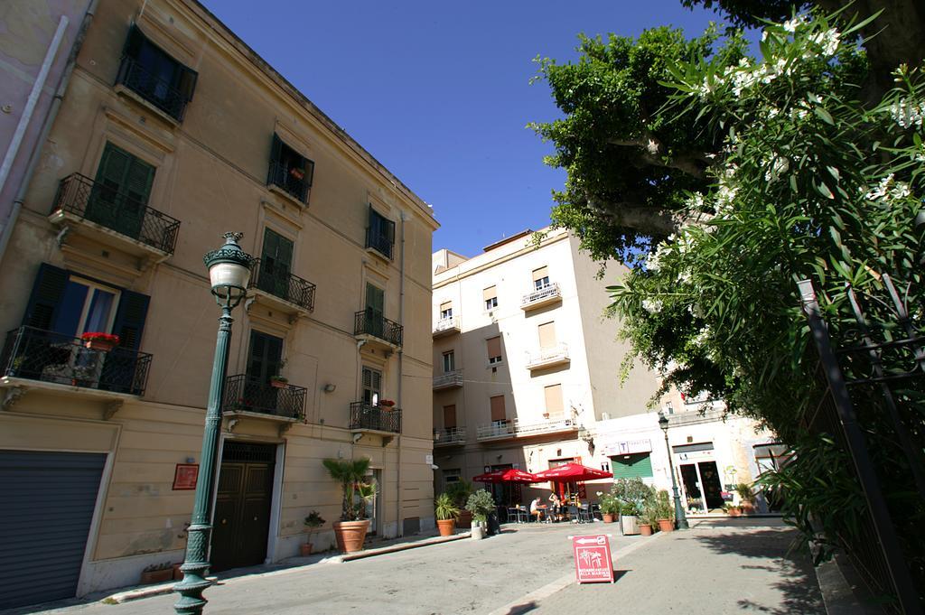 Alla Marina Bed And Breakfast Trapani Bagian luar foto