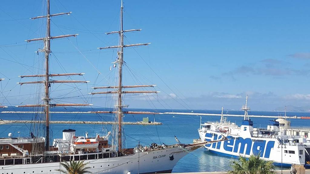 Alla Marina Bed And Breakfast Trapani Bagian luar foto