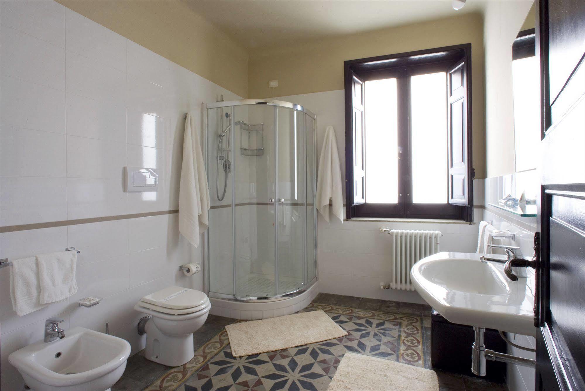 Alla Marina Bed And Breakfast Trapani Bagian luar foto
