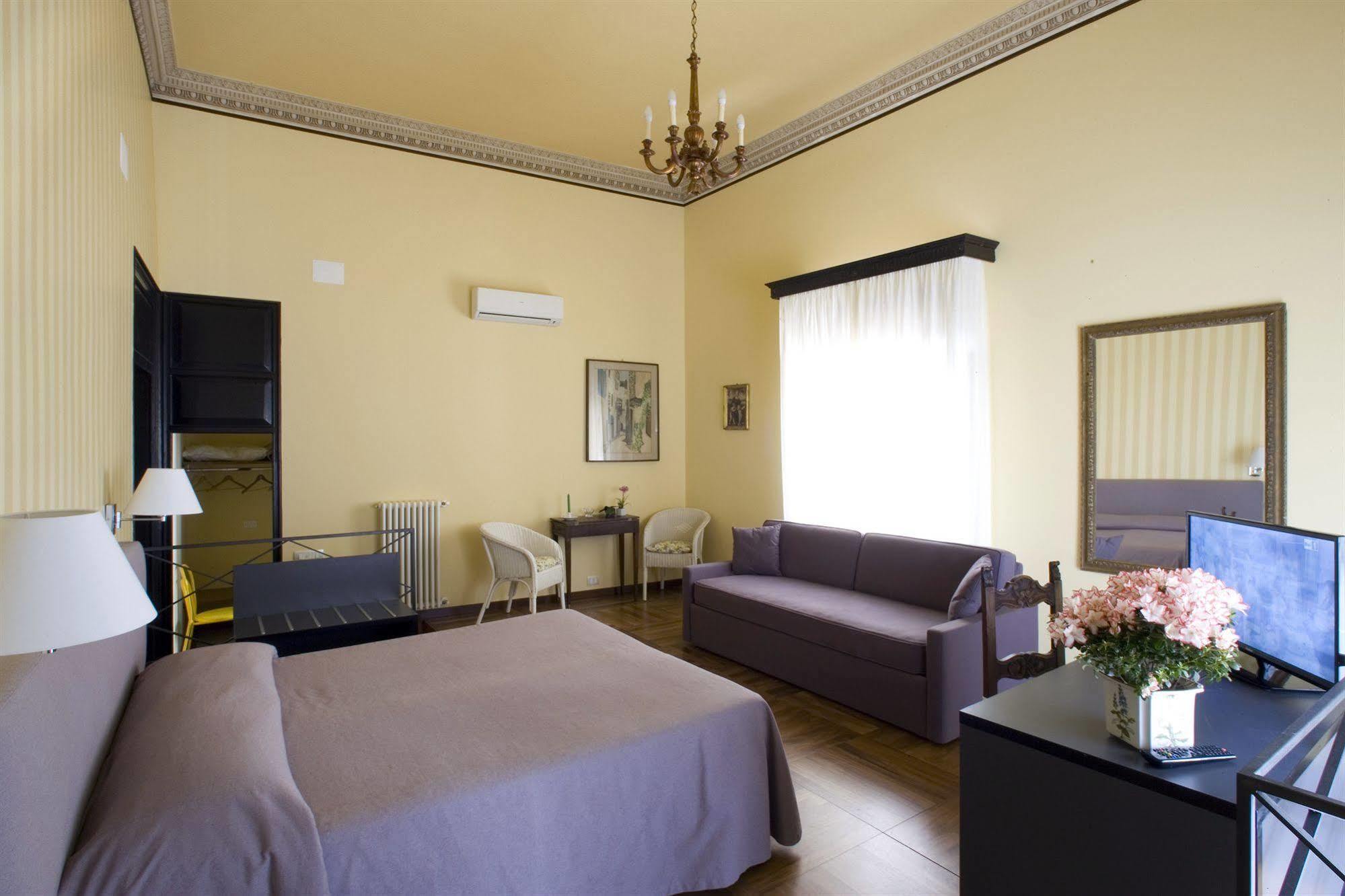 Alla Marina Bed And Breakfast Trapani Bagian luar foto