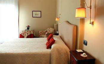 Alla Marina Bed And Breakfast Trapani Bagian luar foto